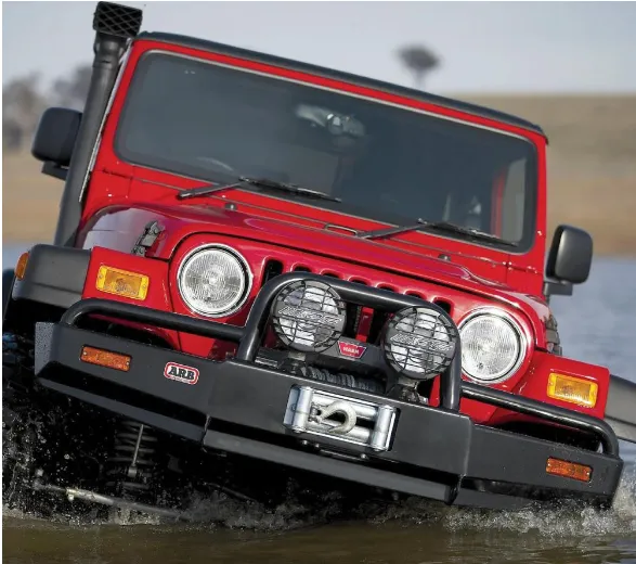 ARB 4X4 | Jeep Wrangler TJ 2003-2006 Deluxe Winch Front Bumper