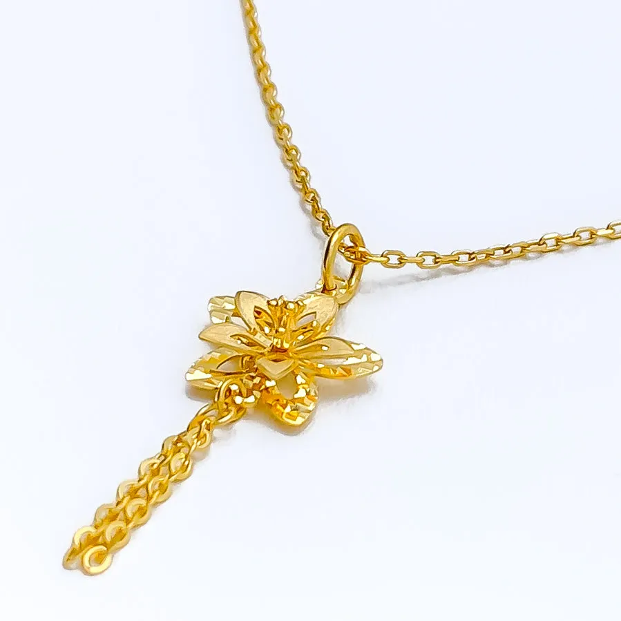 Attractive 22K Gold Floral Pendant Set