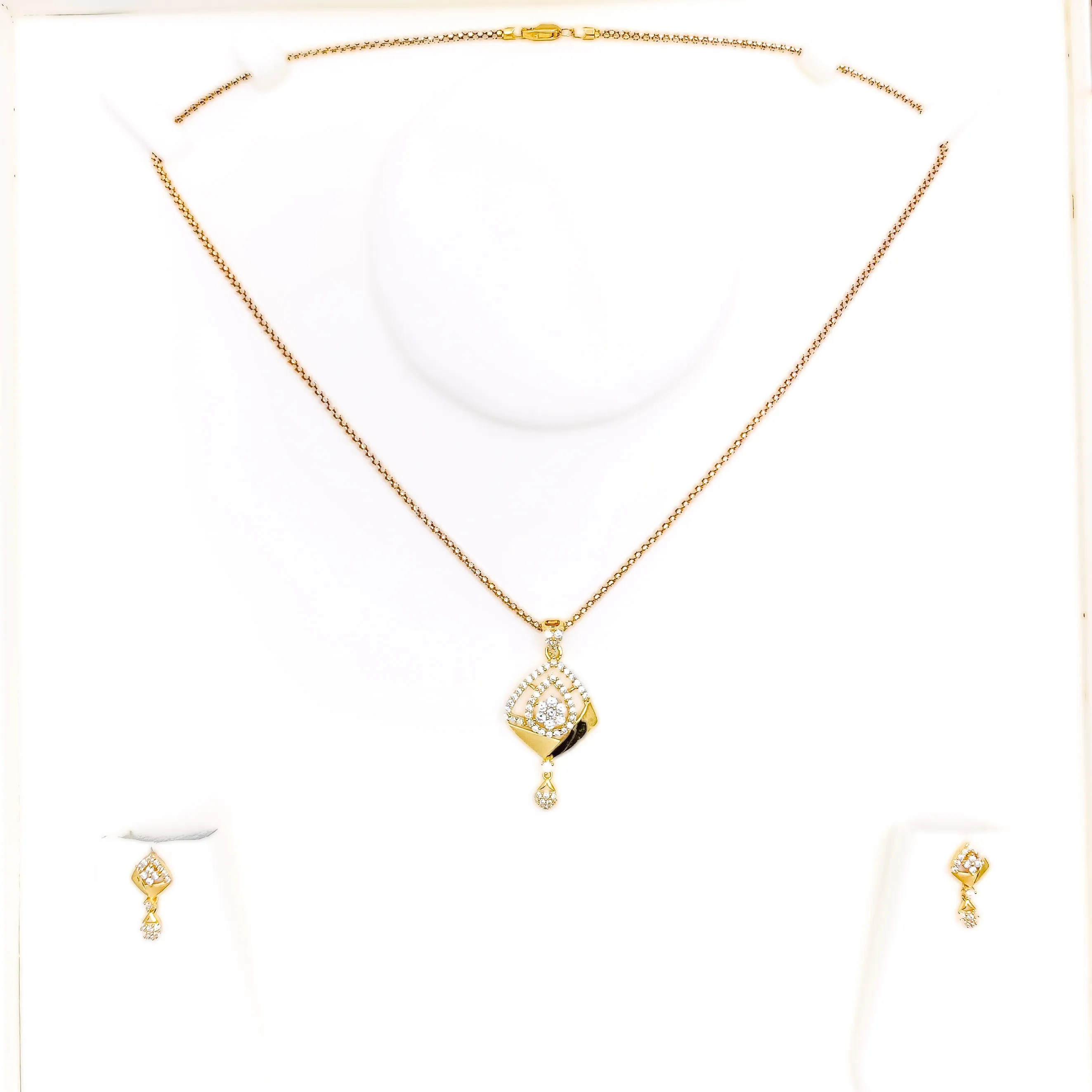 Attractive Asymmetrical 22k Gold CZ Pendant Set