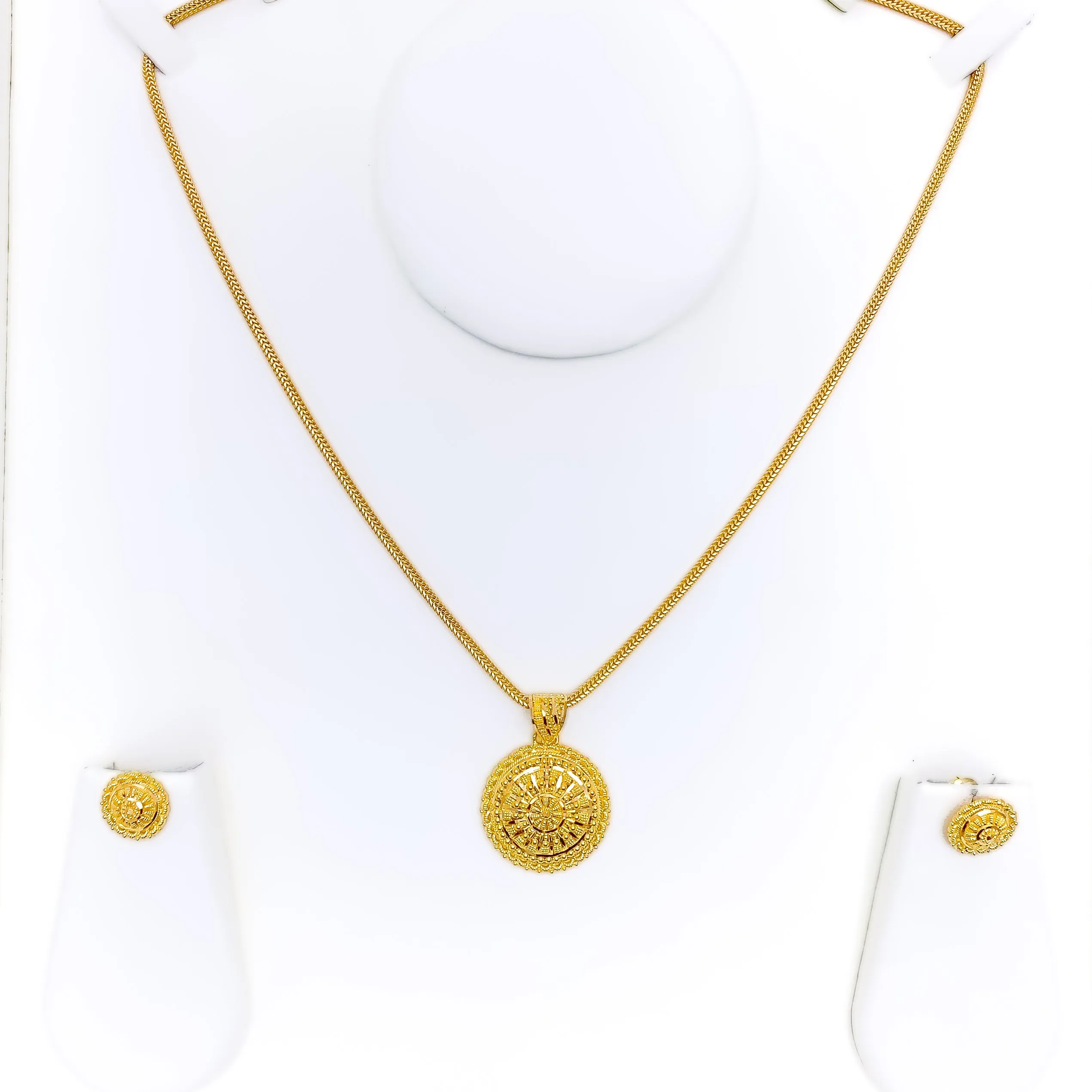 Attractive Mandala Inspired 22k Gold Pendant Set